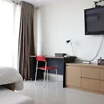 Comfortable Studio At Beverly Dago Apartment Near Itb By Travelio