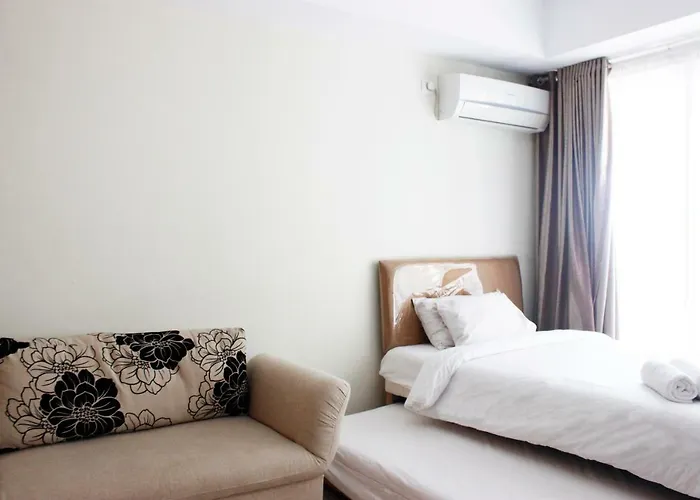 Comfortable Studio At Beverly Dago Apartment Near Itb By Travelio